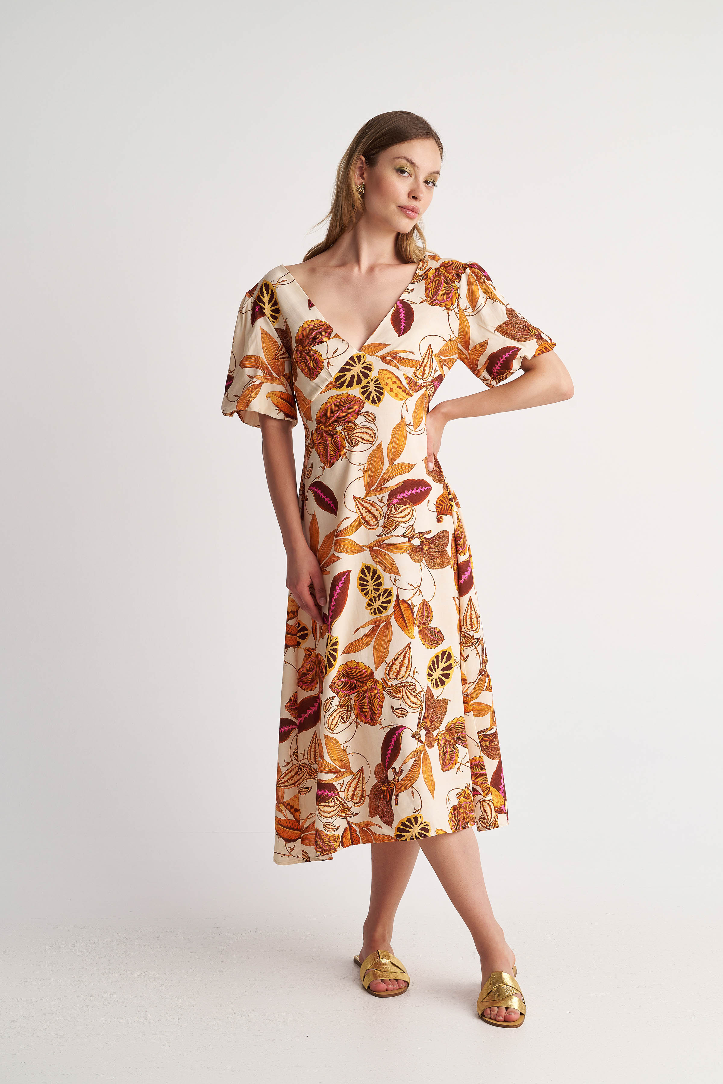 OUTLET > Φορέματα Φόρεμα cut-out με μοτίβο φύλλα Multicolor